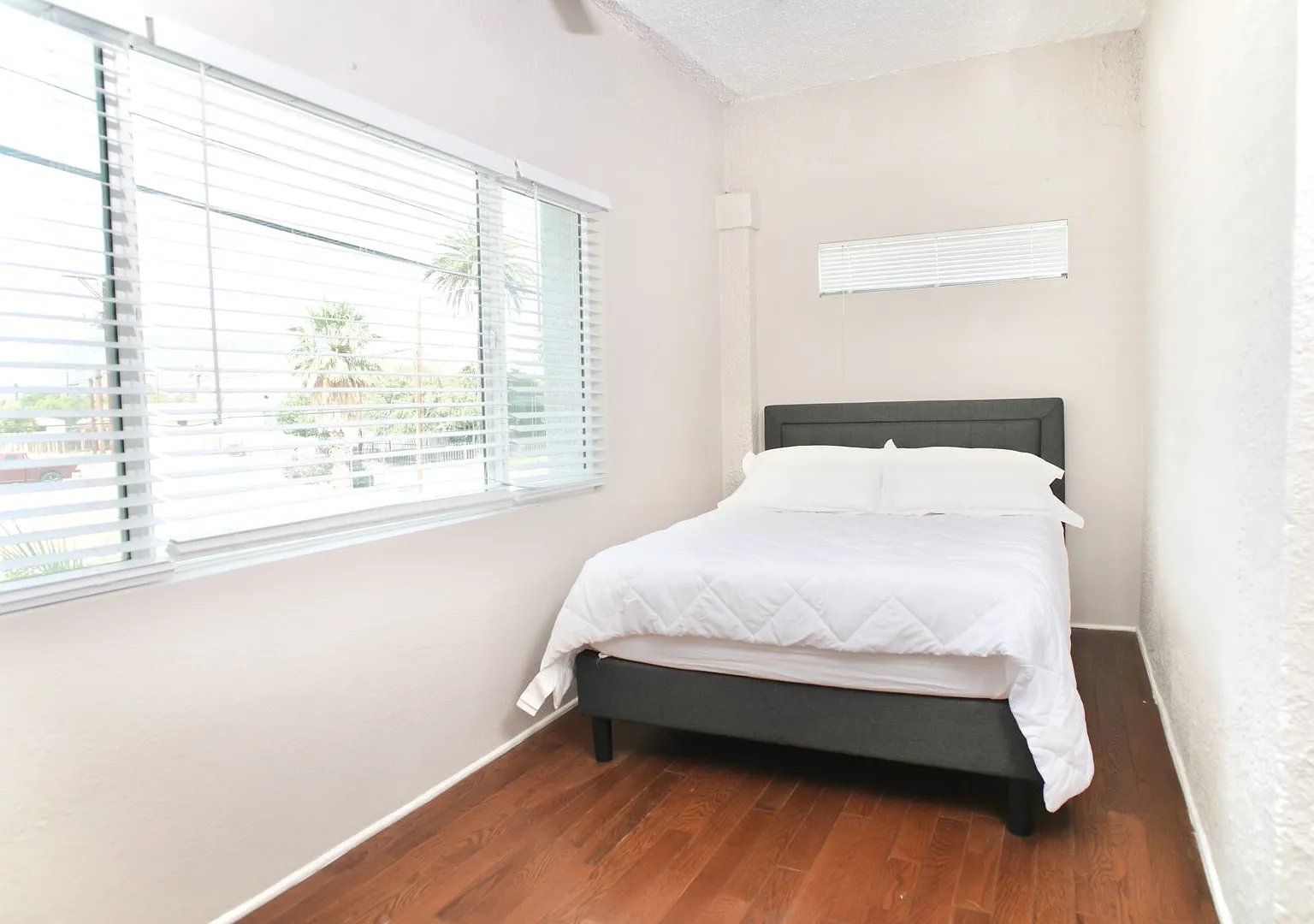 2 Bedroom 1 Bath Close to 4th Ave and Downtown Tucson — Photo 3
