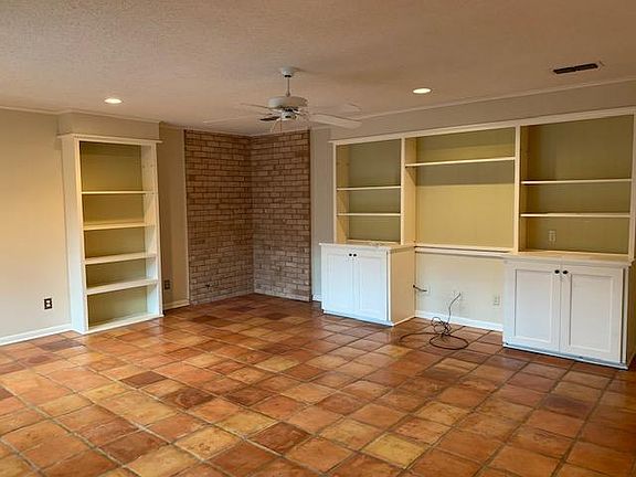 4th image of 501 Coleman Dr