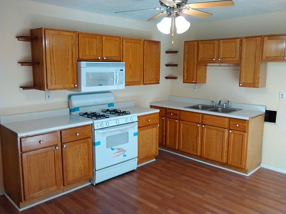 2nd image of 728 Tinley Dr