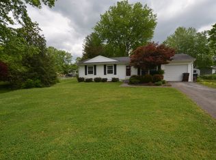 13 Lind Pl, Oak Ridge, TN 37830