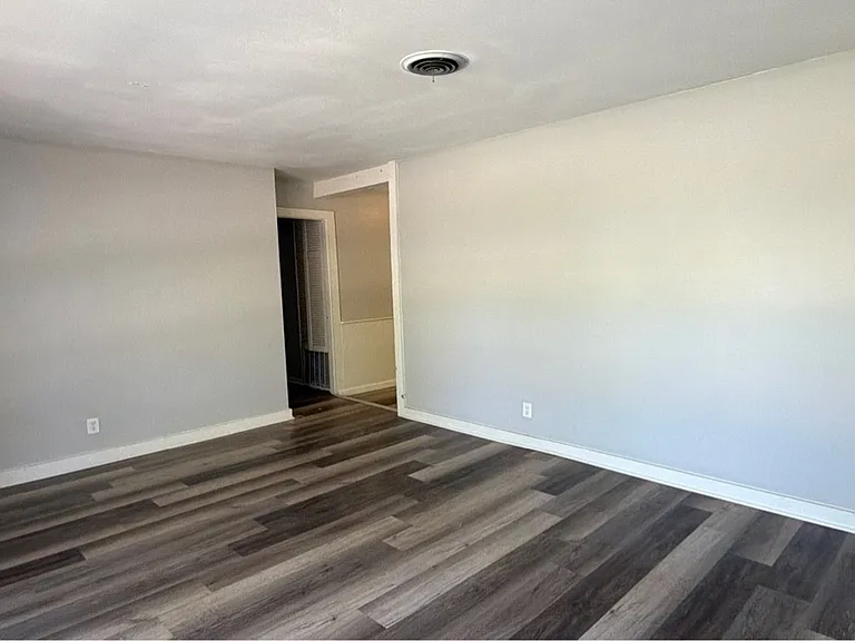 3058 Boswell Dr NW — Photo 4