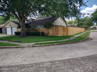 2334 Farriers Bend Dr, Friendswood, TX 77546