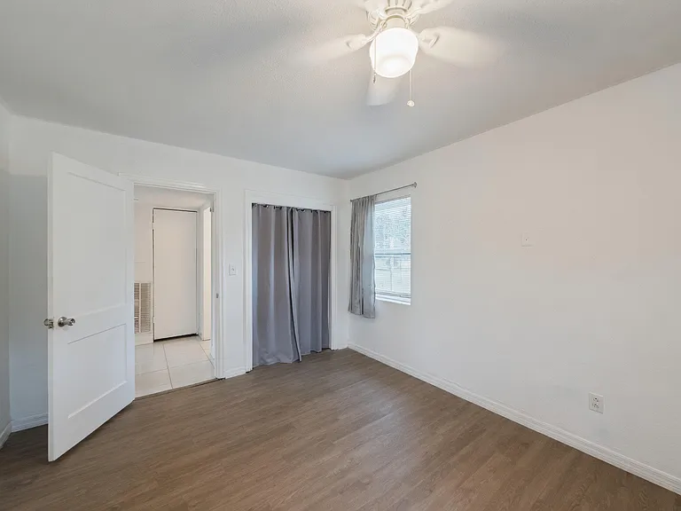 1061 Nokomis St — Photo 13