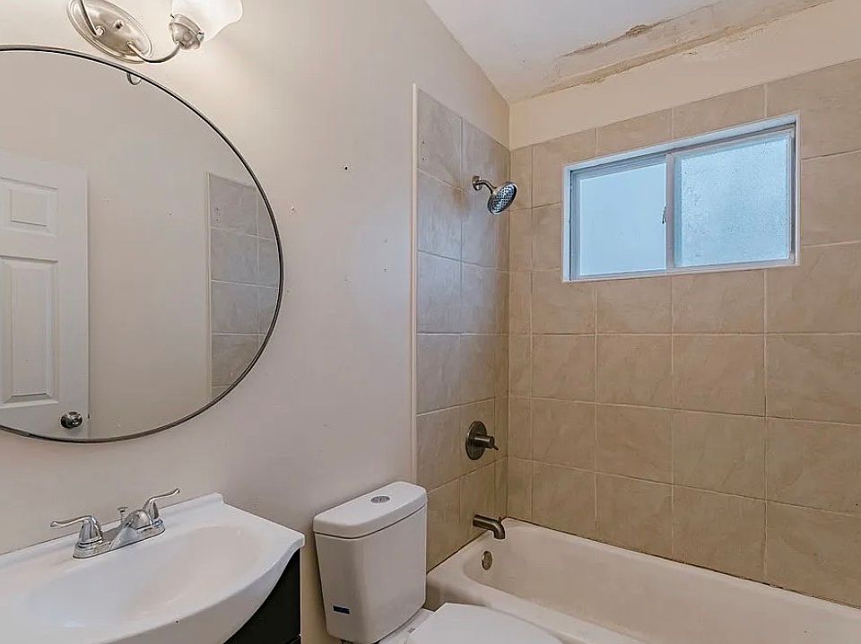 1st image of 1208 & 1210 Bellows St #4