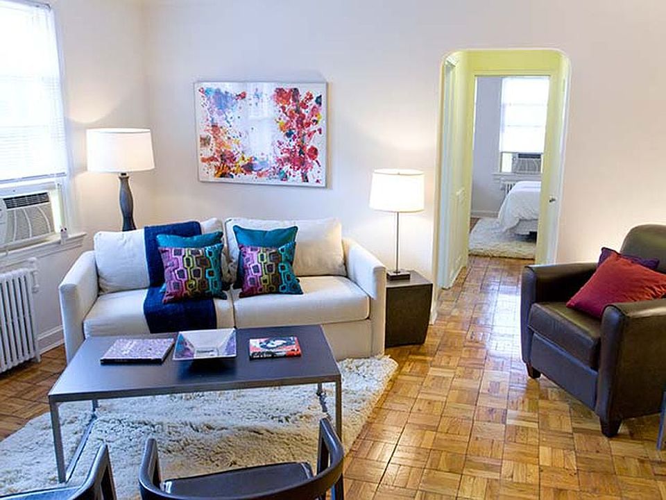 Living area with hard surface flooring