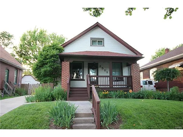 2511 Iowa St photo 1
