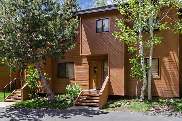 2+Loft, 3 Baths