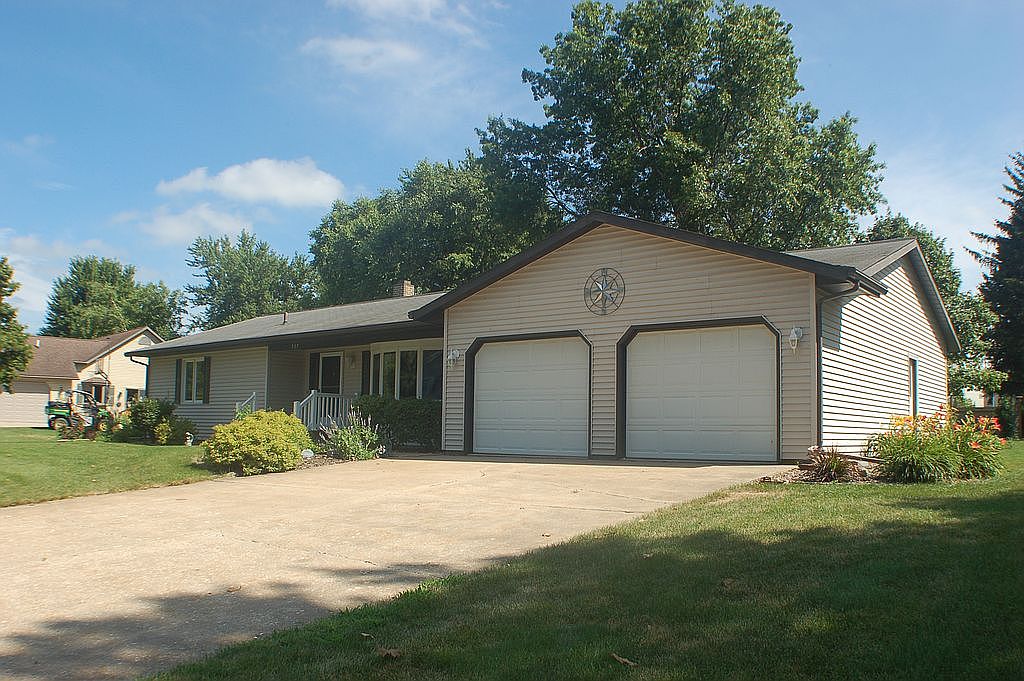 537 Lake Dr, Woodhull, IL 61490 Zillow