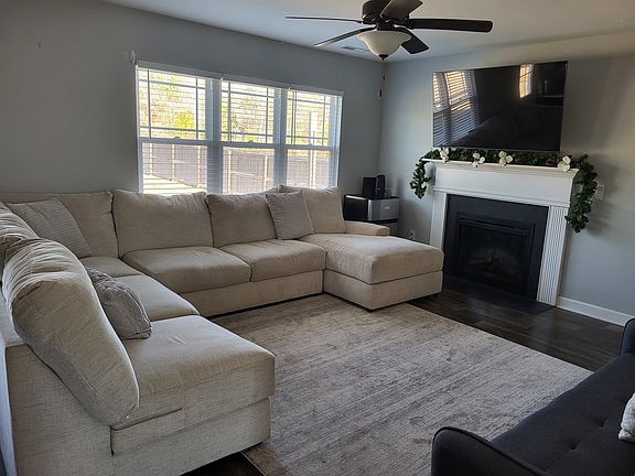 5th image of 423 McCall Dr