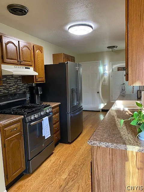 2 bed, 1.0 bath, 1024 sqft, $2,000 — Photo 4