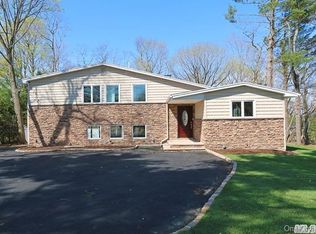 31 Gabriele Dr, East Norwich, NY 11732