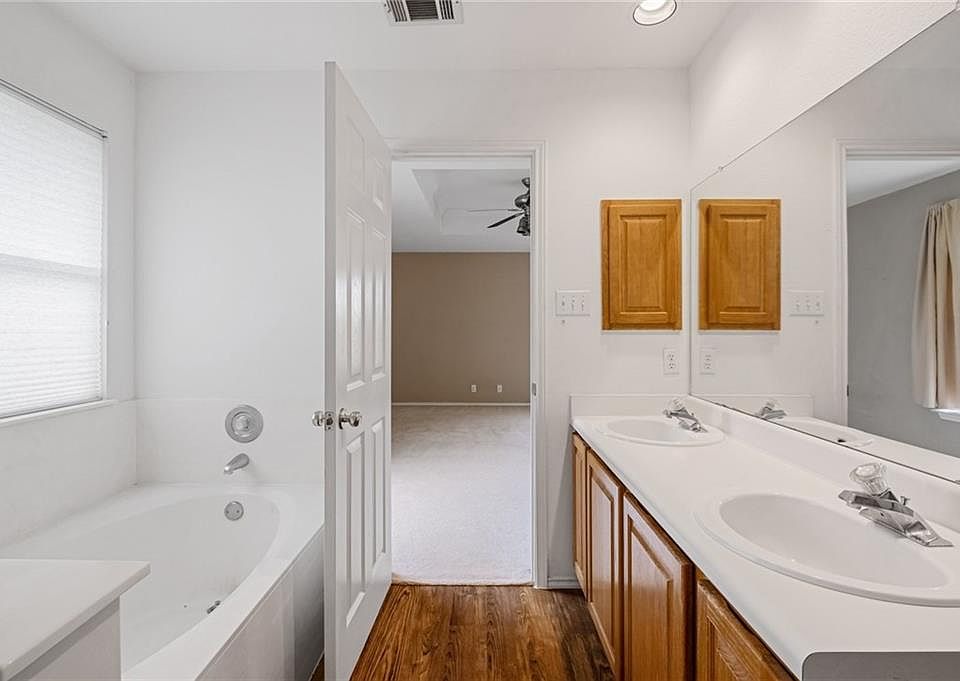1st image of 605 Charles Blvd