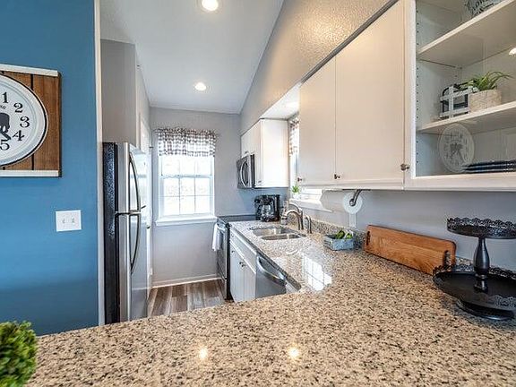 4th image of 525 Valley View Road #301 BLDG C