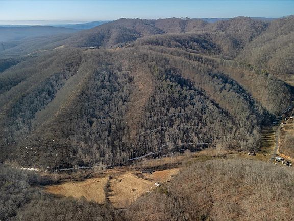 3rd image of 1 Boone Creek Rd