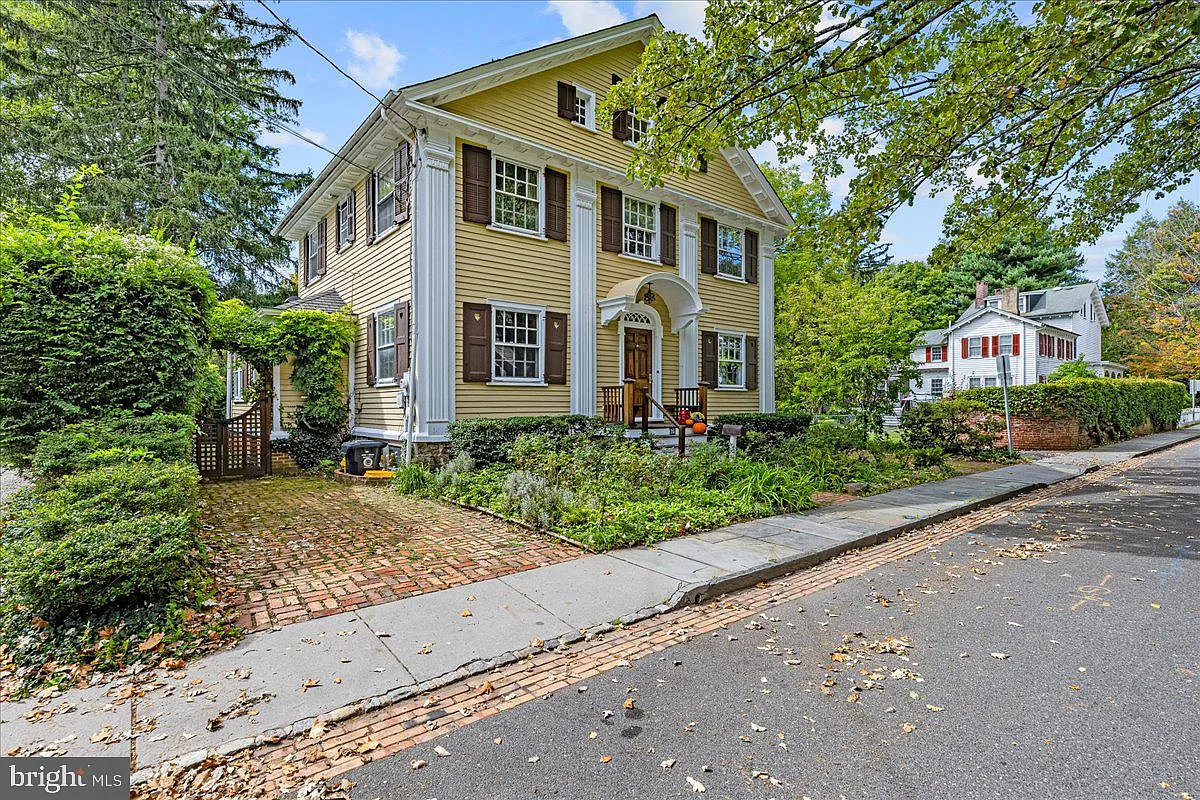 5 bed, 5.0 bath, 3107 sqft, $7,500 — Photo 4