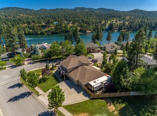 5694 E Shoreline Dr, Post Falls, ID 83854