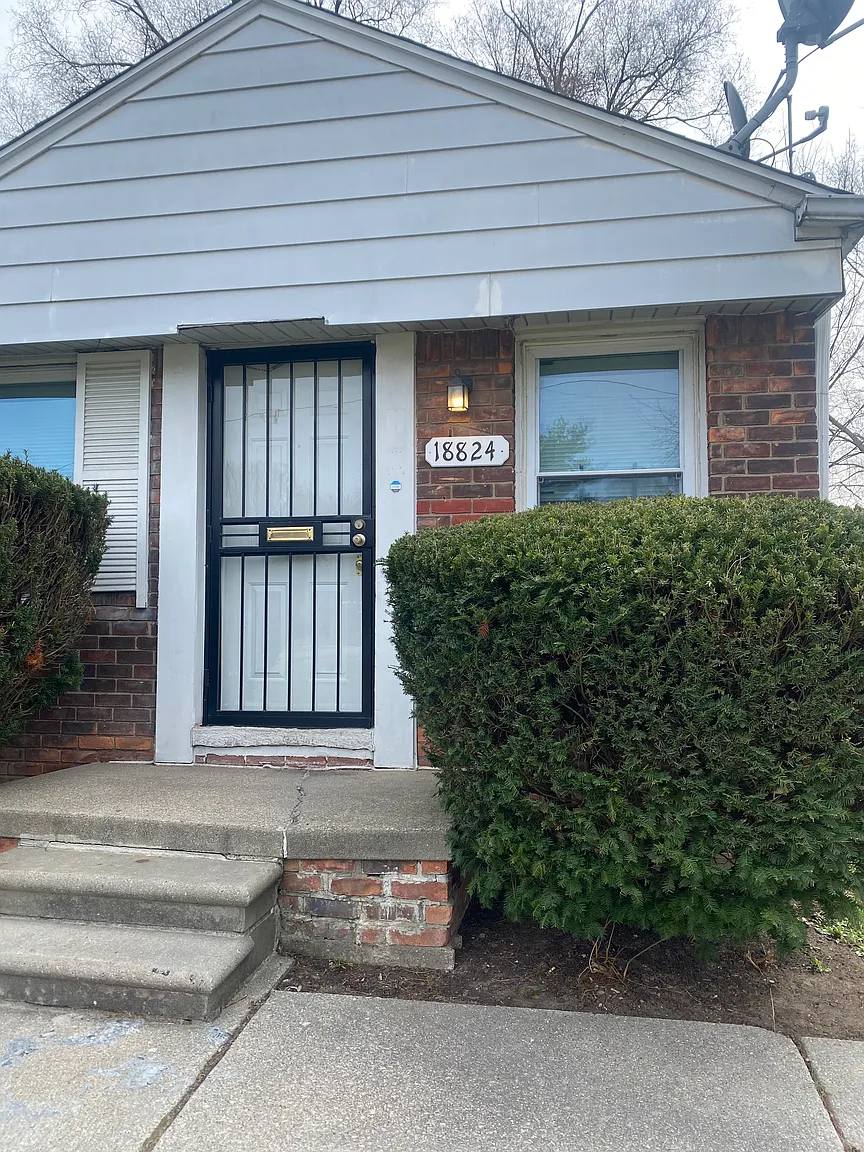 18824 Kelly Rd photo 1