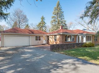 1N760 Macqueen Dr, West Chicago, IL 60185