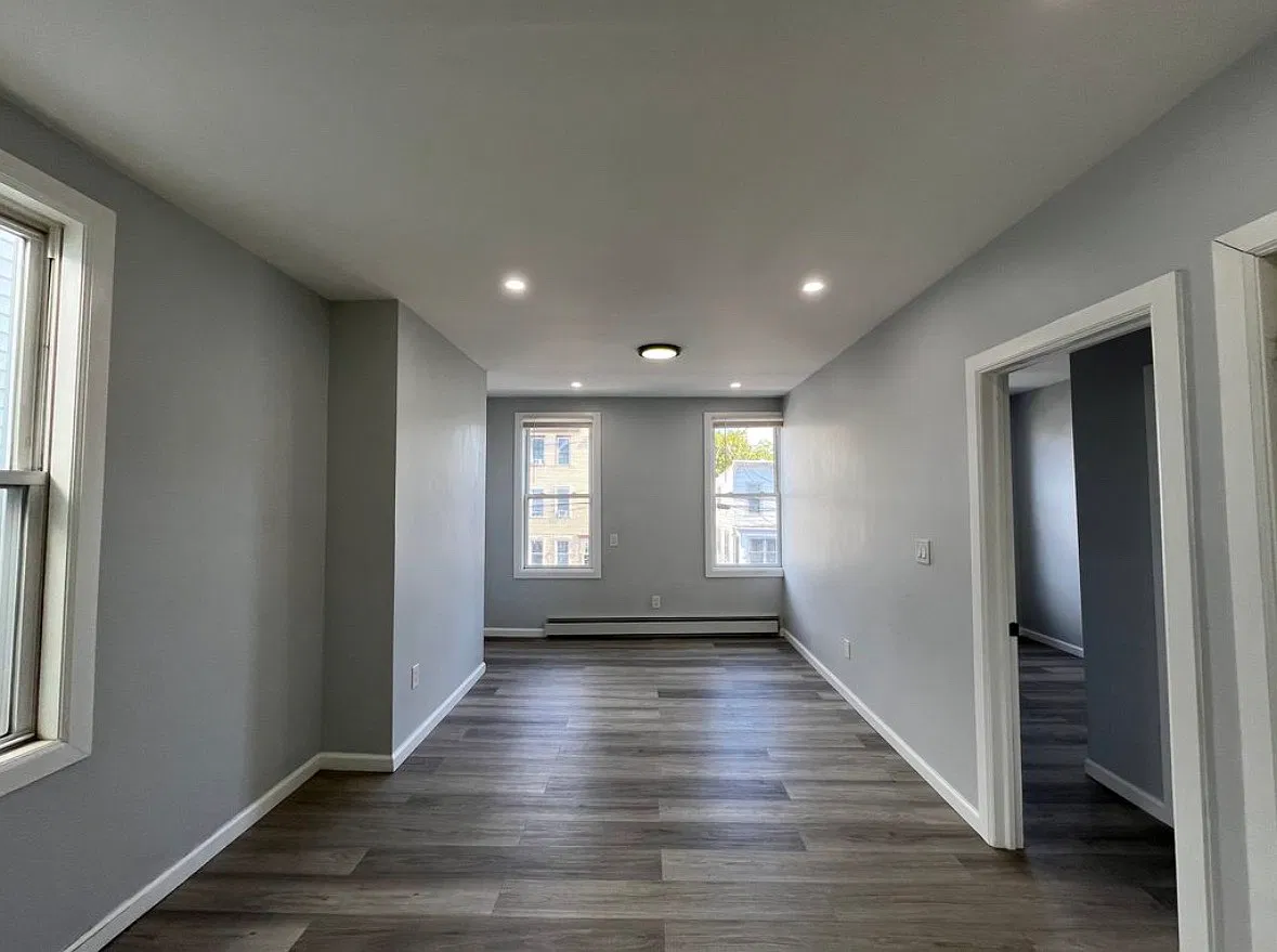 91 Stevens Ave — Photo 3