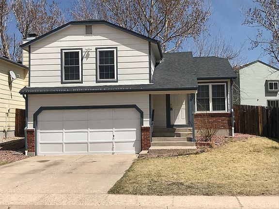 2nd image of 8425 Ilex Dr