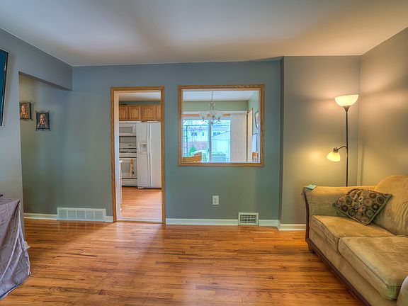 3rd image of 31175 Hiveley St