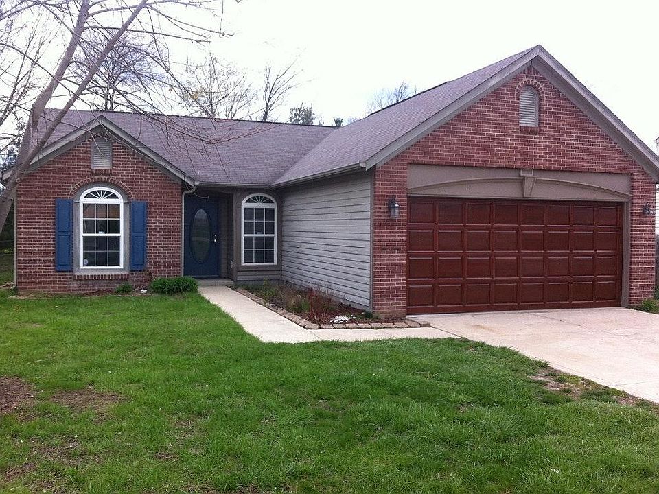 front of house 2 car Garage