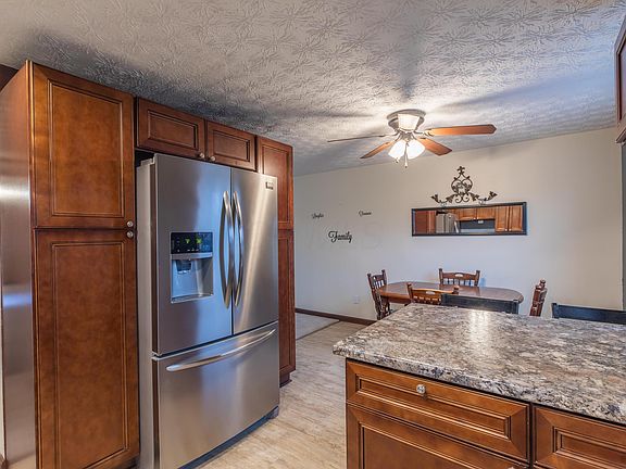 3rd image of 2489 Red Rock Blvd