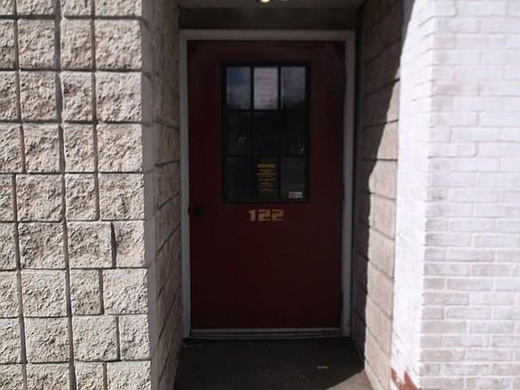4th image of 122 S Main St