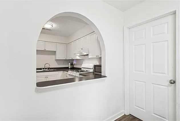 447 Magnolia St — Photo 7