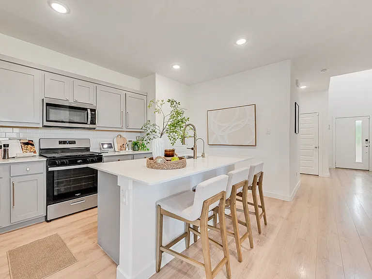 5011 Emerald Hill Dr — Photo 16