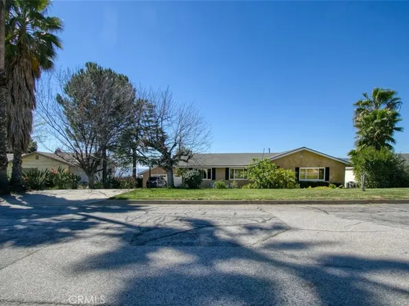 11758 Grant Dr, Yucaipa, CA 92399