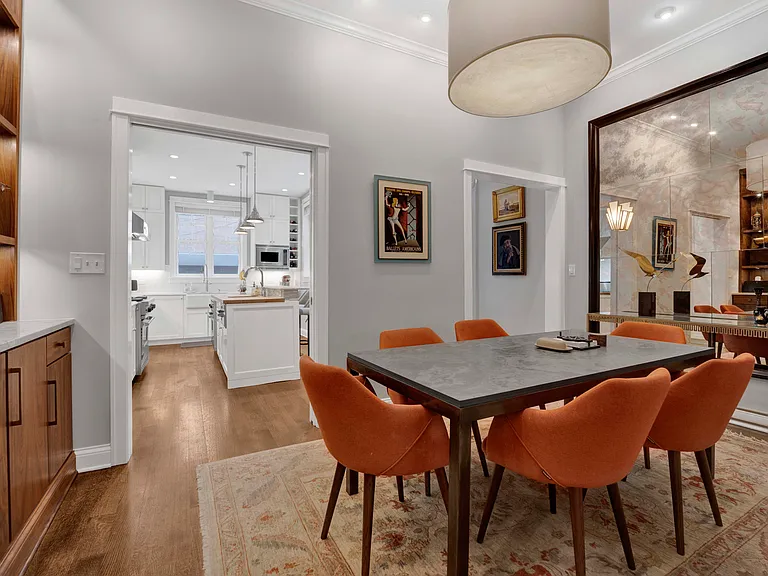 2109 N Clark St — Photo 9