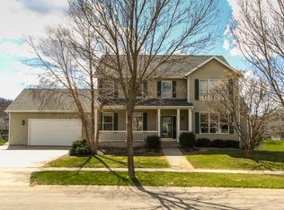 2828 Stonegate Ct SW, Rochester, MN 55902