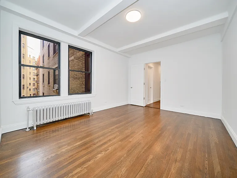 600 W 111th St #4G1 — Photo 2