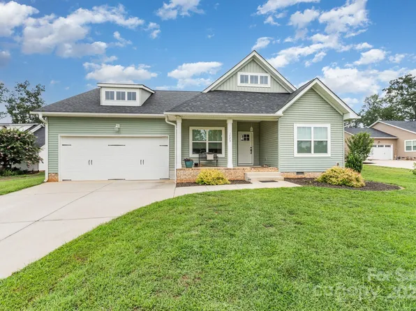 1723 Ivey Ct, Maiden, NC 28650