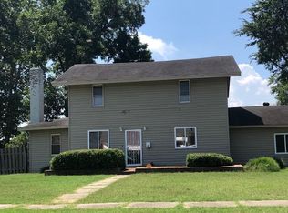 1130 3rd St, Earle, AR 72331