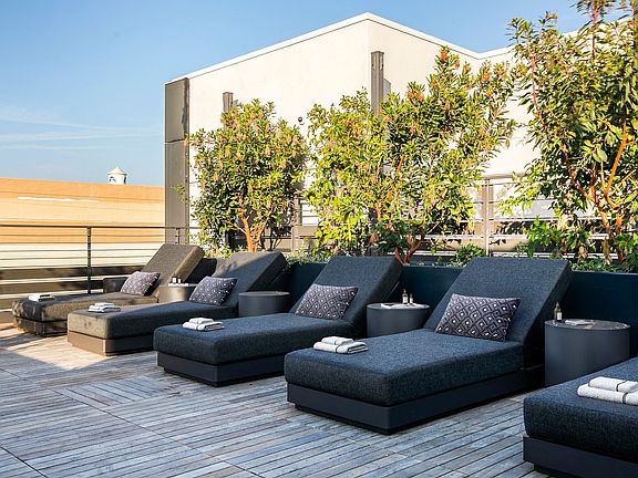 4th image of 5570 Melrose Ave #304