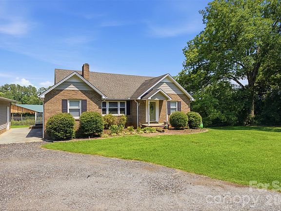 5th image of 2106 Polkville Rd