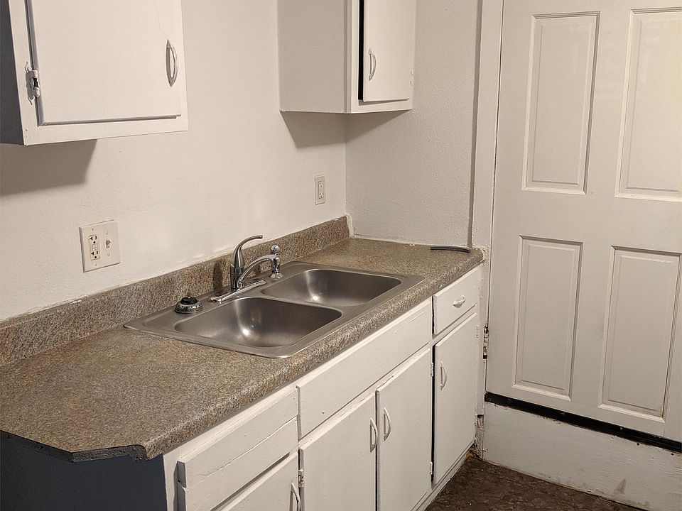 1st image of 620 W Washington St APT 3E
