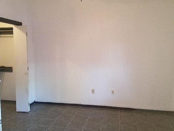 3rd image of 4303 Revolution Rd