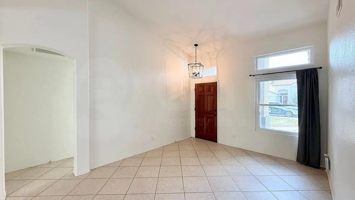 3 bed, 2.0 bath, 1620 sqft, $2,450 — Photo 4