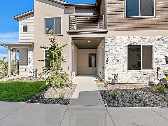 720 S Calhoun Ln