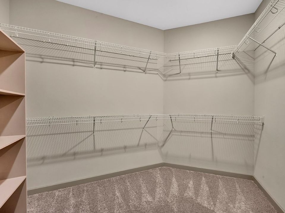 Building Photo 5