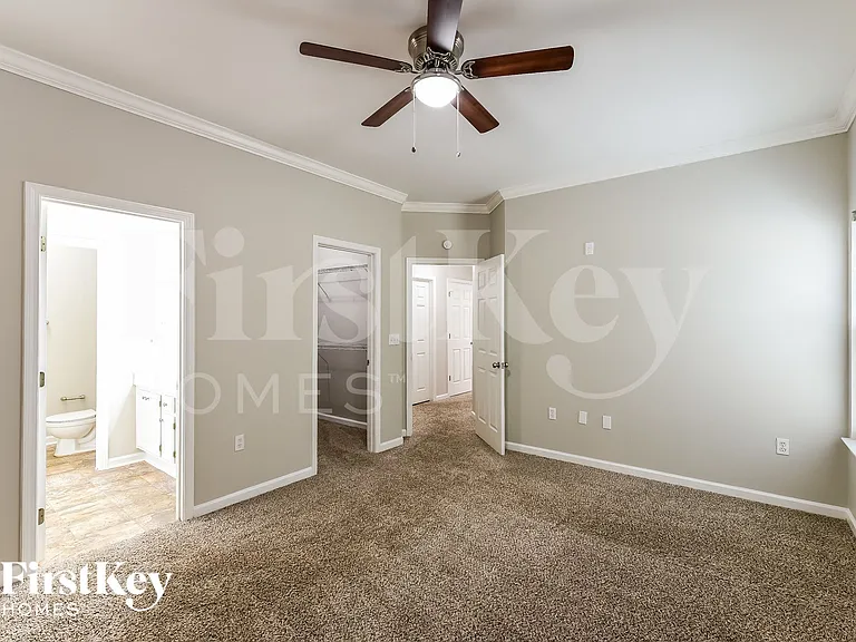 917 Jackson Cir — Photo 8