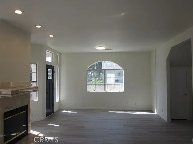 6017 Primrose Ave — Photo 4