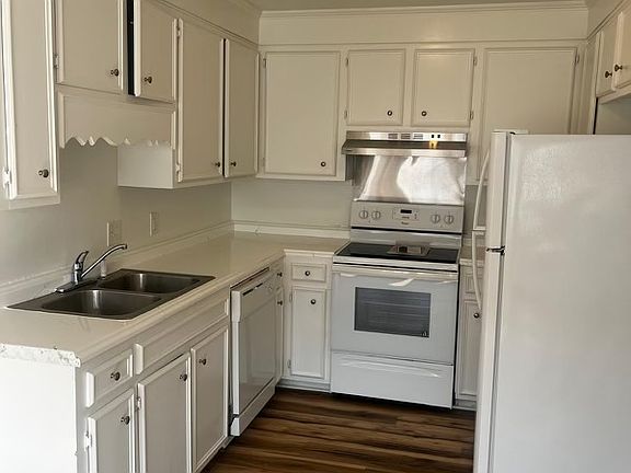 5th image of 143 Twin Oaks Dr