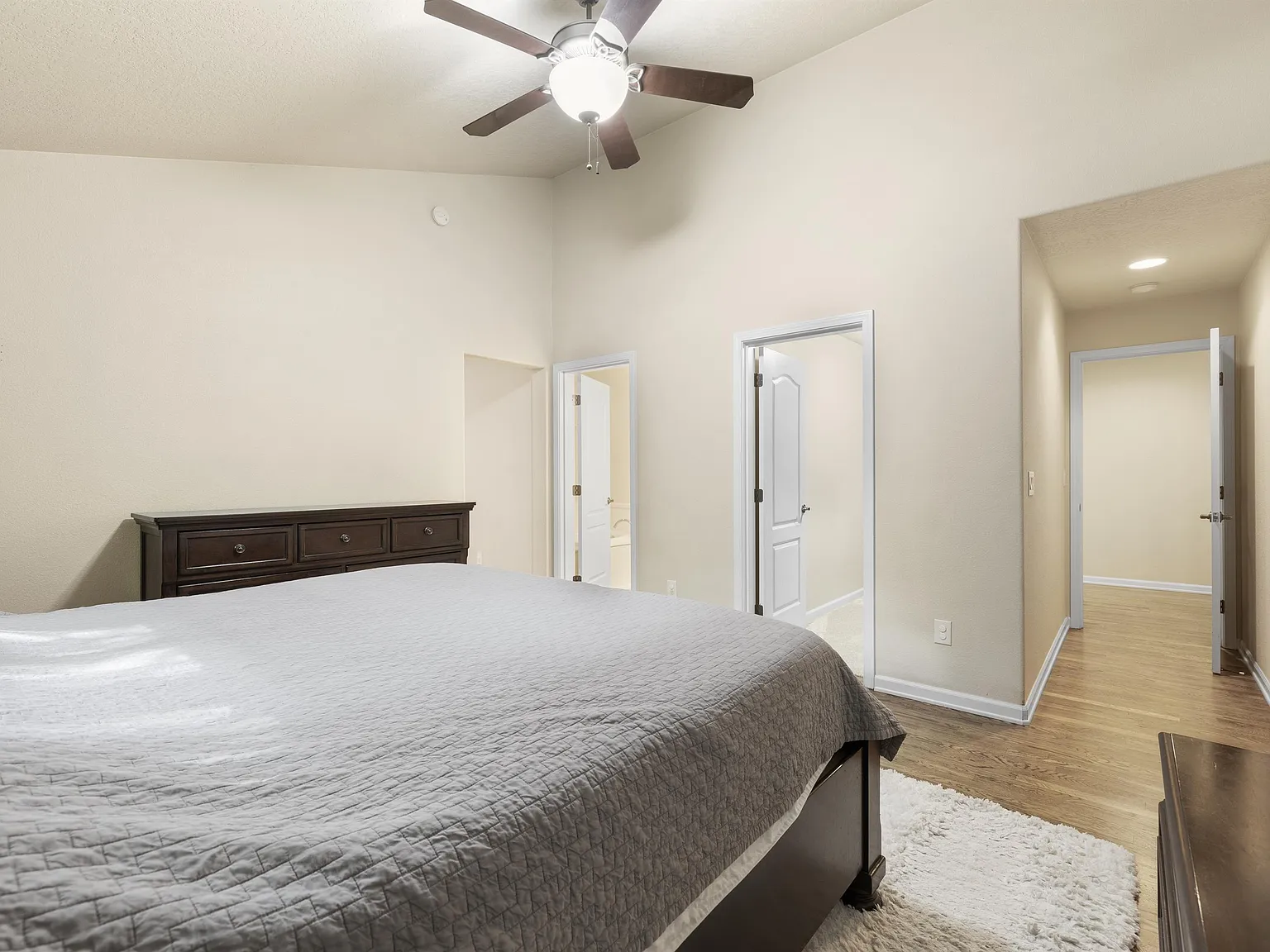 364, ID # 3034 Colonial Avenue - 1 — Photo 3