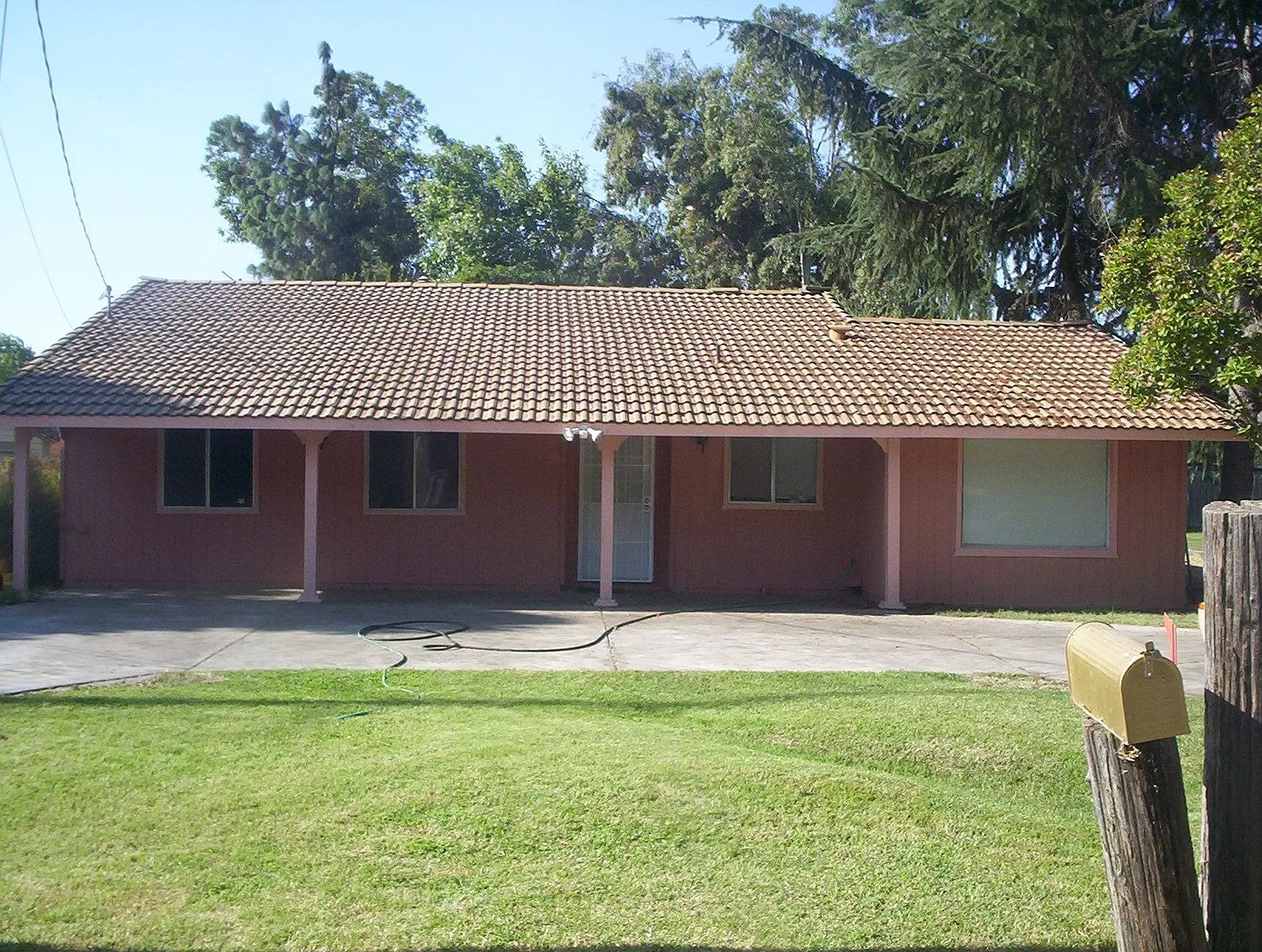 1440 Cameron Ln photo 1