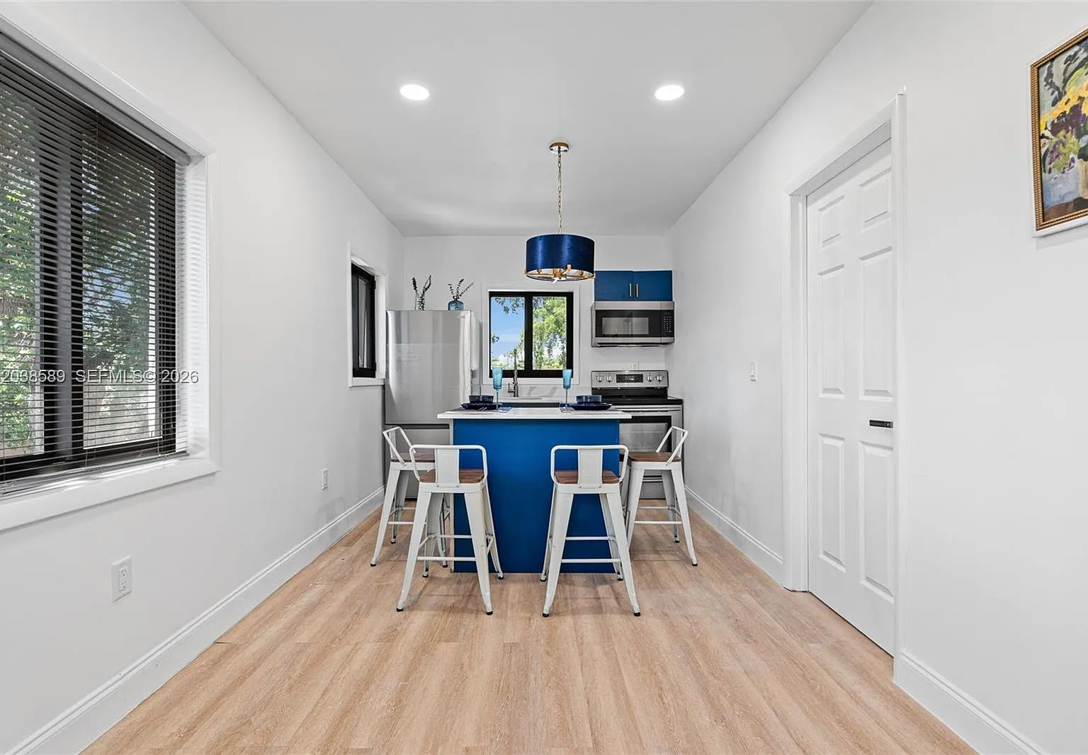 17th Ave Manor — Photo 1