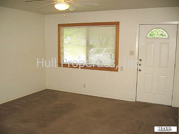 4th image of 2710 Sherwood Ln
